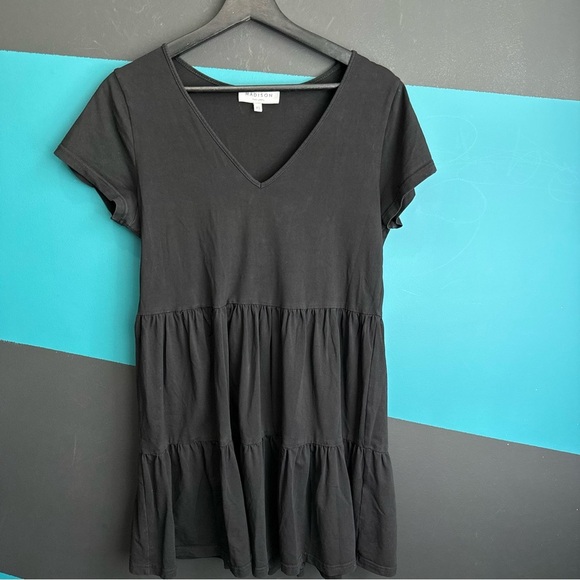 Elegant Black Tiered Mini Dress - Picture 2 of 9